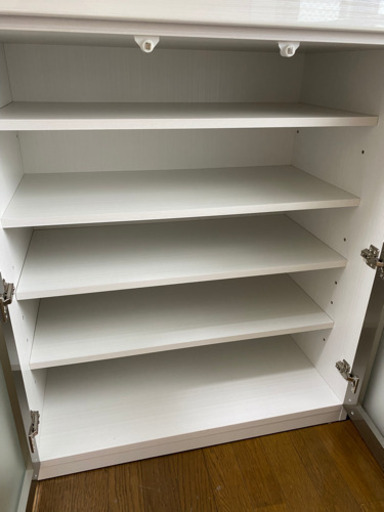 1ヶ月のみ使用　極美品食器棚