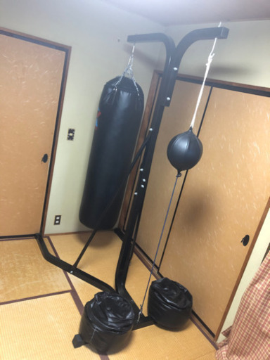 【交渉中】サンドバッグ　スタンド　パンチングボール　ファイティングロード