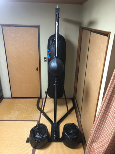 【交渉中】サンドバッグ　スタンド　パンチングボール　ファイティングロード