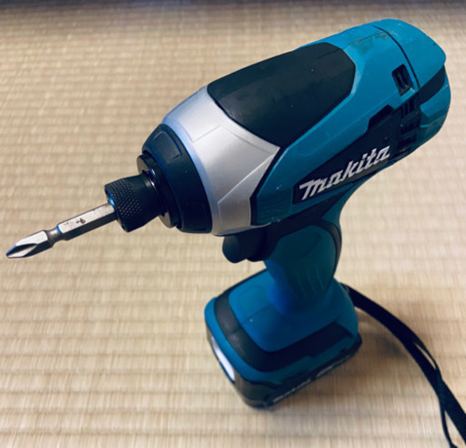 マキタ  充電式インパクトドライバ　動作品