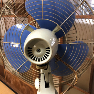 古い扇風機の画像