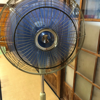 古い扇風機の画像
