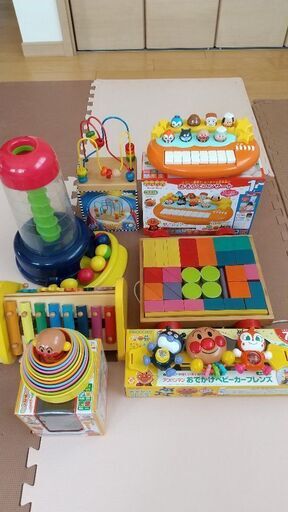 知育玩具7種類　あんぱんまん　積木　楽器等