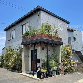 おしゃれな観葉植物　ガレージセール