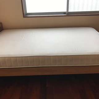 【無料】セミダブルベット・フレームマットレス付の画像
