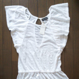 タグ付きセシルマクビートップス白!!