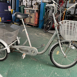 三輪自転車、タイヤ入れ替え済み。