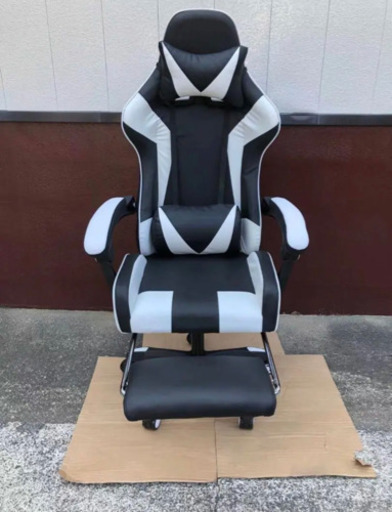 新品】 ★快適★ゲーミングチェア　　段階無制限リクライニング
