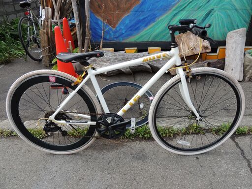 白いクロスバイク　700C×28　スペアホイール付き