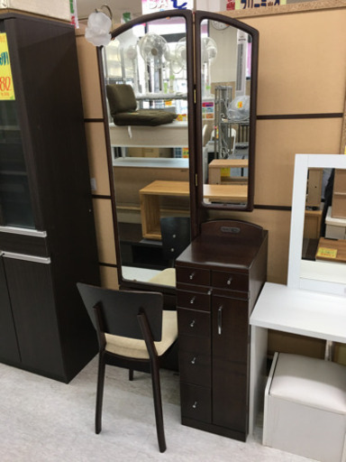 ドレッサー　収納たっぷり。激安！