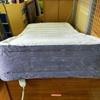 【着払い対応可能！！旧鹿児島市内送料無料】 リサイクルストアスターズ城西店INTEX 電動ポンプ内蔵　エアーベッド　16A619Jの画像