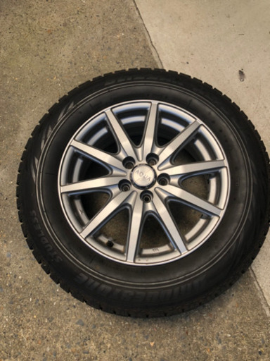 スタッドレスタイヤ４本セット（２年半使用）