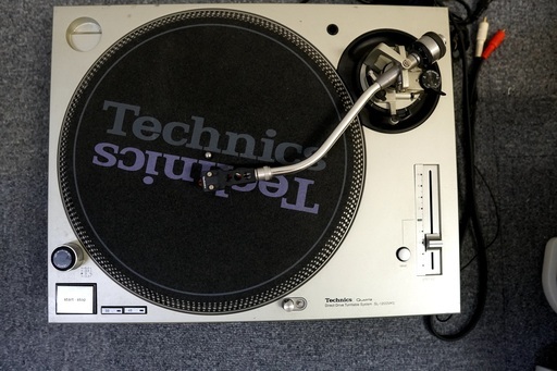 Technics SL1200 MK5　ターンテーブル　レコードプレーヤー