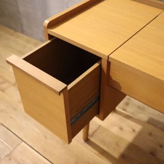 unico(ウニコ)の中でも人気のALBERO(アルベロ)シリーズ ドレッサーです