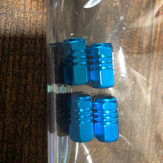 新品未使用　エアバルブキャップ　4つセット