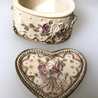 薔薇の小物入れ（再値下げ）２個まとめての画像