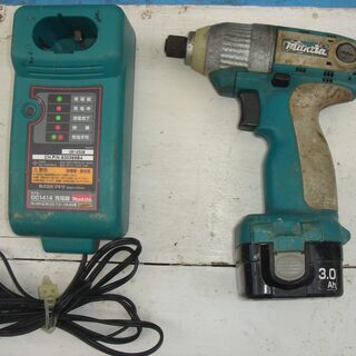 電動工具(インパクトドライバー)　　充電器付き