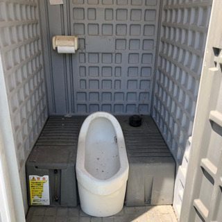 仮設トイレ