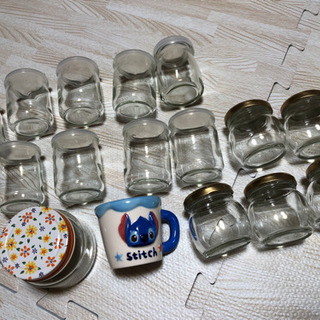 プリンの容器（蓋付き）まとめて