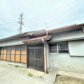 平屋の激安物件です‼️(車2台可能)