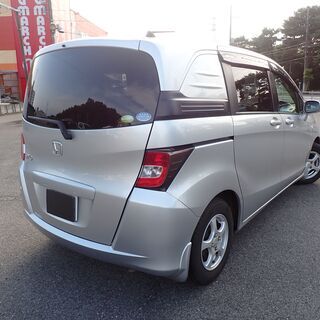 フリードスパイク【ご成約済、ありがとうございました！】即納可！車検R3年12月まで☆グレード　Gジャストセレクション☆ETC☆ディスチャージヘッドライトの画像