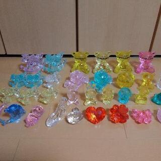 アミューズメント商品　クリスタルの置物各種