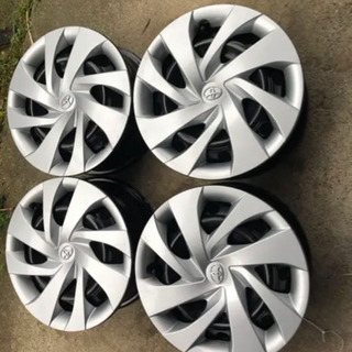 トヨタ純正 アクア専用スチールホイール キャップ付4本セットの画像