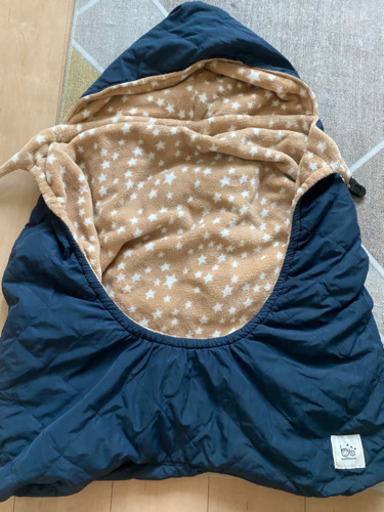 美品　抱っこ紐防寒ケープ