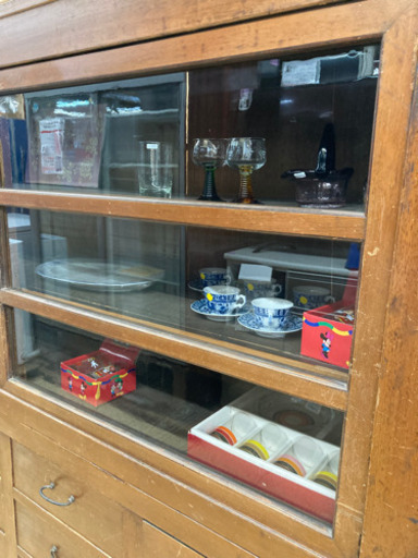 飾り棚　食器棚　アンティーク　レトロ　明治大正昭和　ゆらゆらガラス　
