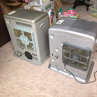 ファンヒーター２つ&石油タンク３つ　セットの画像