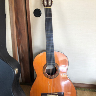 YAMAHA ハードケース& Grand Shinano ギターの画像