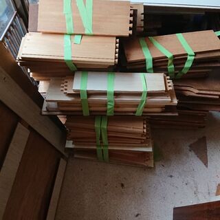  木材、塗料など処分しています