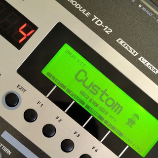 Roland TD-12 電子ドラム モジュールの画像