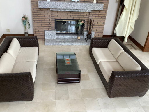 応接セット　ソファ２つ　と　テーブル