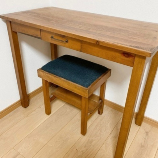 再投稿　デスク・スツールセット