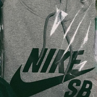 ナイキパーカーの画像