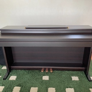電子ピアノ（Roland)