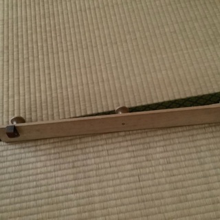 鴨居にかけるハンガーの画像