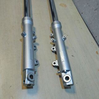 ヤマハ　ＴＺＲ２５０　３ＭＡ　フロントフォーク　左右　ＴＺＲ・ＴＤＲ・ＲＺ・ＴＺ・ＤＴ・ＳＤＲ・ＹＺ・ＲＧＶ・ＮＳＲの画像