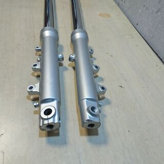 ヤマハ　ＴＺＲ２５０　３ＭＡ　フロントフォーク　左右　ＴＺＲ・ＴＤＲ・ＲＺ・ＴＺ・ＤＴ・ＳＤＲ・ＹＺ・ＲＧＶ・ＮＳＲの画像