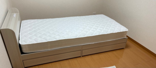 USBポートありベッドフレーム　シングル