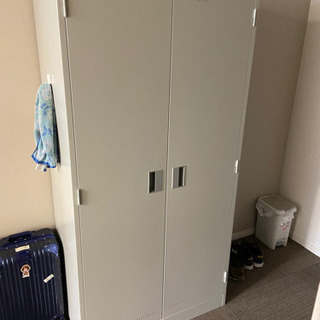 ロッカー，テーブル，椅子2002年購入の画像