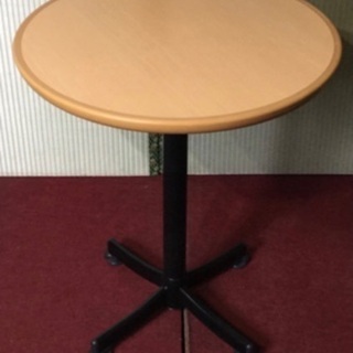 丸テーブルです