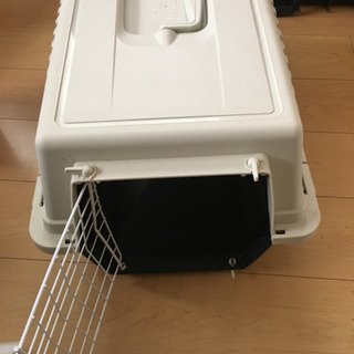大きめ猫？キャリーとゲージ　2,000円の画像