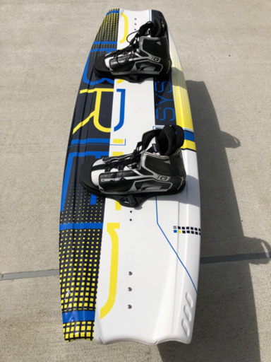 ウェイクボード　ビンディング付き