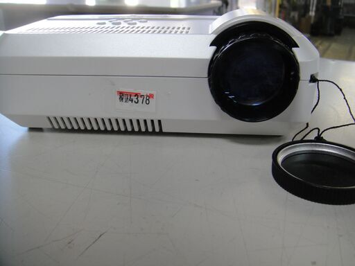閉店セールにつき3割引で販売中！　4,378円→3,064円　ミニプロジェクター　LED　e-projector　映写機　軽量　コンパクト