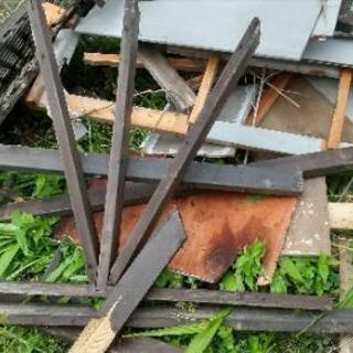 廃材無料で差し上げます。