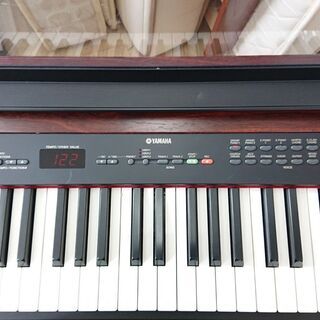 【YAMAHA/ヤマハ】 電子ピアノ ELECTRONIC PIANO デジタルピアノ P-120 88鍵盤 スタンド付き 鍵盤楽器☆近隣配送無料 買取帝国 朝霞店の画像