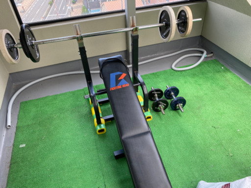 ホームトレーニング　ベンチプレス　ダンベル