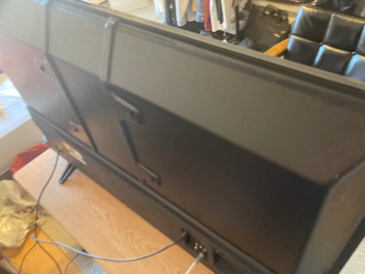 50型テレビ売ります　買い手は決まりました